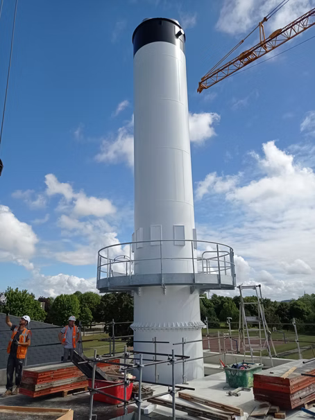 Cheminée industrielle autostable 4 conduits calorifugés pour chaufferie Dalkia par Union Thermique