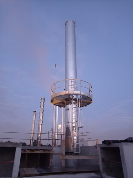 Cheminée industrielle monoconduit avec silencieux acoustique intégré pour Climatelec