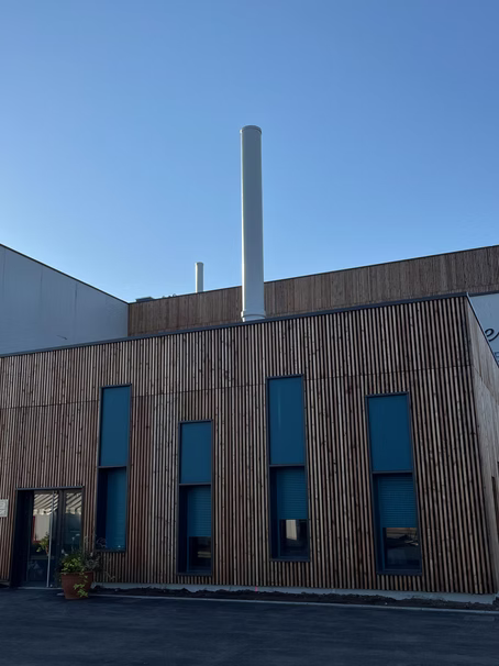 Lot de 3 cheminées industrielles guidées monoconduits pour site Dalkia